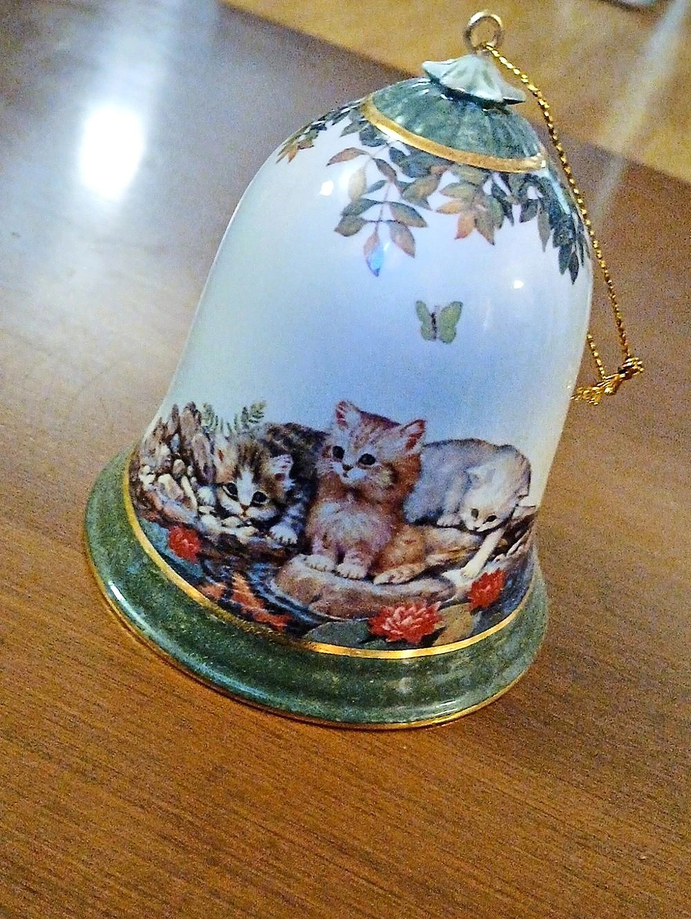 Exquisite Bradford Gardens 2001 Kitten/Cat Bell Ornament Collectible